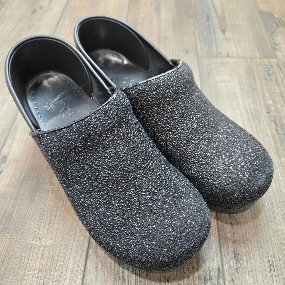 Dansko Professional Black Glitter Stingray Textured Leather Clogs 9.5 40 Comfort